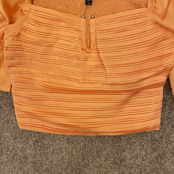 Express Women's Satin V-Bar Puff Sleeve Ruched Pleated Top Apricot Sz XS NWT $58 - Picture 7 of 16